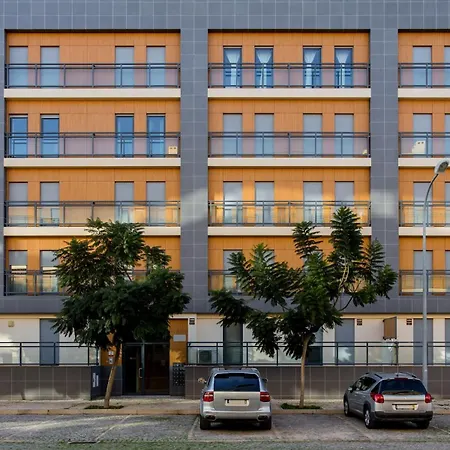 Upscale On Edge Of Old Fishing Village * Olhão